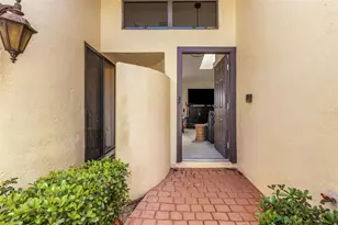 440 Palmetto Ct, Venice, FL 34285 - Photo 1