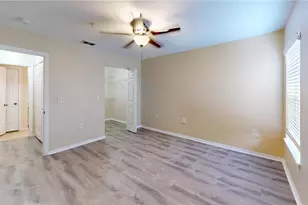 8911 Manor Loop, Lakewood Ranch, FL 34202 - Photo 3