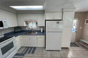 820 Trento, Venice, FL 34285 - Photo 21