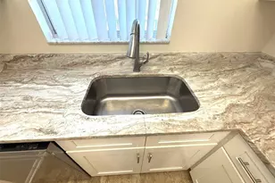 102 Capri Isles Blvd, Venice, FL 34292 - Photo 11