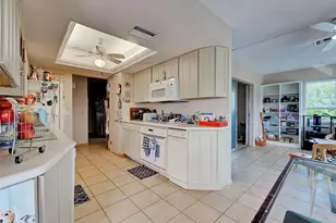 1355 Cambridge Dr, Venice, FL 34293 - Photo 13