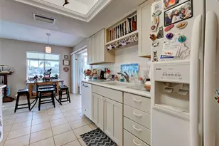 1355 Cambridge Dr, Venice, FL 34293 - Photo 15