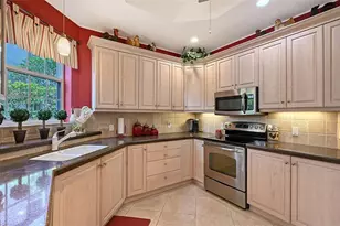 5255 Bouchard Cir, Sarasota, FL 34238 - Photo 15