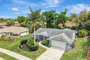 504 Cedarwood Ln, Venice, FL 34293 - Photo 5
