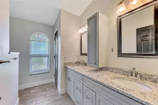 504 Cedarwood Ln, Venice, FL 34293 - Photo 41