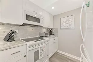 631 Alhambra Rd, Venice, FL 34285 - Photo 17