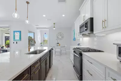 304 Caserta Court, Nokomis, FL 34275 - Photo 13