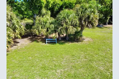 565 Park Estates Square, Venice, FL 34293 - Photo 11