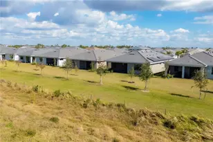 18575 Midsummer Pl, Venice, FL 34293 - Photo 3