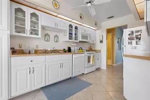 228 Southampton Ln, Venice, FL 34293 - Photo 15