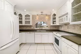 3136 Gulf Gate Dr, Sarasota, FL 34231 - Photo 13