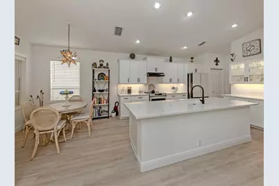 404 Pinewood Lake Drive, Venice, FL 34285 - Photo 13