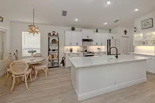 404 Pinewood Lake Dr, Venice, FL 34285 - Photo 13