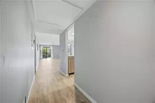 104 Capri Isles Blvd, Venice, FL 34292 - Photo 9