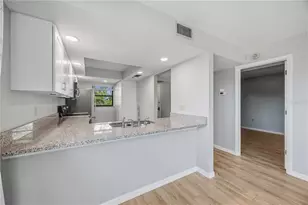 104 Capri Isles Blvd, Venice, FL 34292 - Photo 11