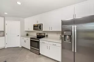 12550 Galapagos St, Venice, FL 34293 - Photo 9