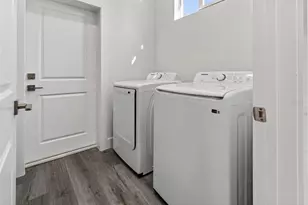 511 Sweetwater Dr, Rotonda West, FL 33947 - Photo 17