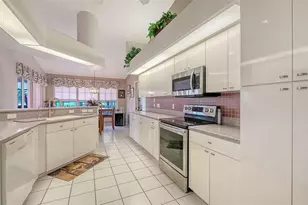 552 Westmount Ln, Venice, FL 34293 - Photo 23