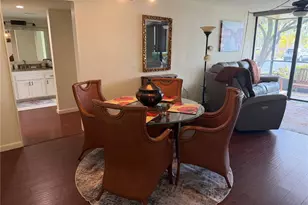 618 Bird Bay Dr S, Venice, FL 34285 - Photo 5