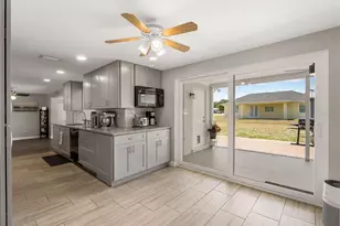 1321 Fir Ave, Venice, FL 34285 - Photo 7