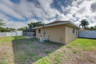 1337 Whispering Ln, Venice, FL 34285 - Photo 9