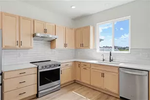 9395 Sandy Bluffs Circle, Parrish, FL 34219 - Photo 13