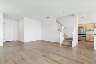 9395 Sandy Bluffs Circle, Parrish, FL 34219 - Photo 9