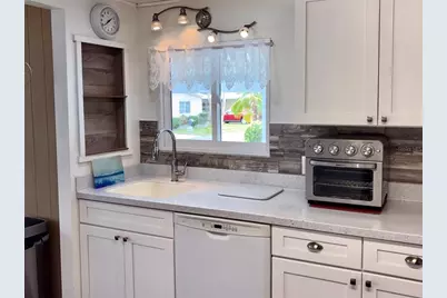 413 Cervina Drive N, Venice, FL 34285 - Photo 9