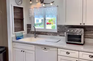 413 Cervina Dr N, Venice, FL 34285 - Photo 9