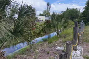 413 Cervina Dr N, Venice, FL 34285 - Photo 45