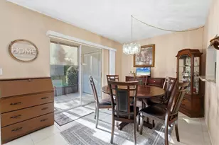 2756 Clubhouse Dr, Sarasota, FL 34232 - Photo 15