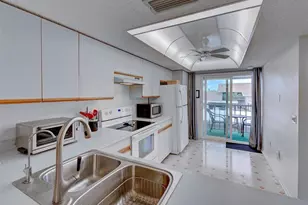 1405 Pine Lake Dr, Venice, FL 34285 - Photo 9