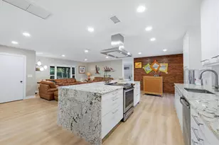 440 W Gate Dr, Venice, FL 34285 - Photo 9