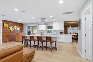 440 W Gate Dr, Venice, FL 34285 - Photo 7