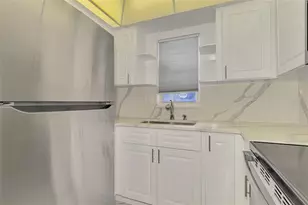 1205 Tarpon Center Dr, Venice, FL 34285 - Photo 17