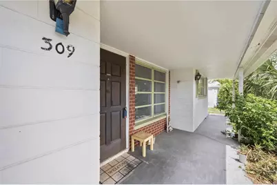 309 Base Avenue E, Venice, FL 34285 - Photo 9