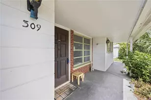 309 Base Ave E, Venice, FL 34285 - Photo 9