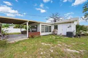 309 Base Ave E, Venice, FL 34285 - Photo 7