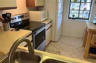 335 3 Lakes Ln, Venice, FL 34285 - Photo 5