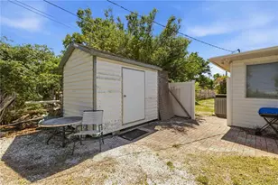 624 Bayshore Rd, Nokomis, FL 34275 - Photo 57
