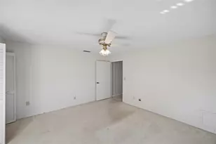 2331 Lancaster Dr, Sun City Center, FL 33573 - Photo 21