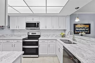 6211 Timberlake Dr, Sarasota, FL 34243 - Photo 9