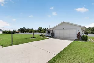 548 Rose Apple Cir, Port Charlotte, FL 33954 - Photo 3