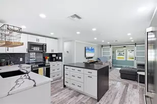 4300 Eastern Pkwy, Sarasota, FL 34233 - Photo 25