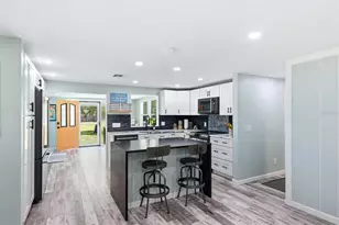4300 Eastern Pkwy, Sarasota, FL 34233 - Photo 17