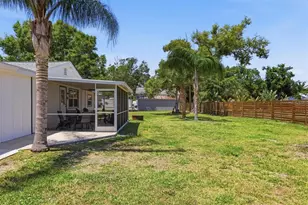 4300 Eastern Pkwy, Sarasota, FL 34233 - Photo 47