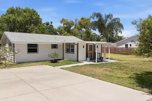 4300 Eastern Pkwy, Sarasota, FL 34233 - Photo 7