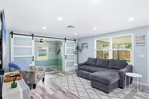 4300 Eastern Pkwy, Sarasota, FL 34233 - Photo 15