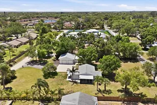 4300 Eastern Pkwy, Sarasota, FL 34233 - Photo 61