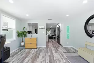 4300 Eastern Pkwy, Sarasota, FL 34233 - Photo 9